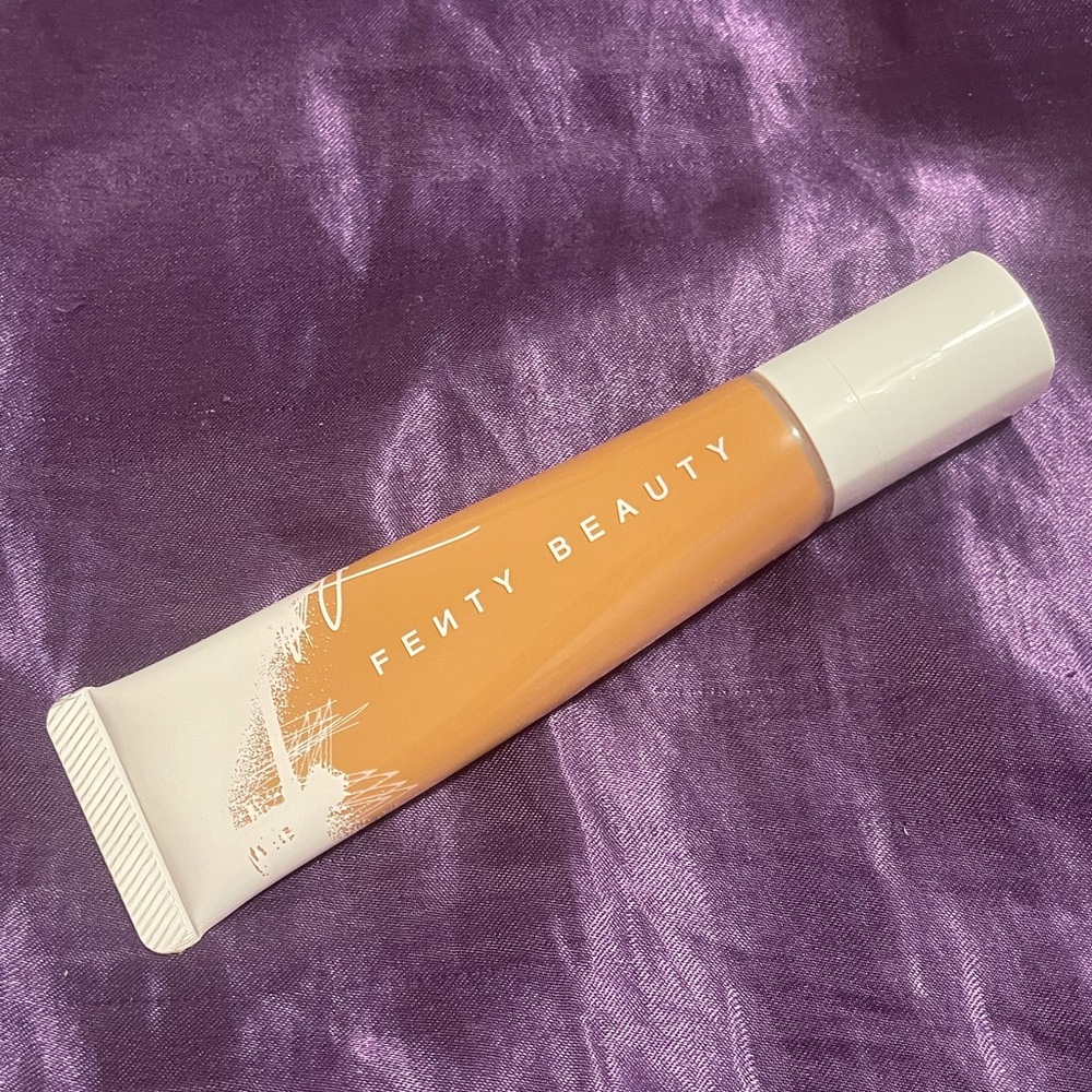 Fenty Beauty Pro Filter Hydrating Longwear Foundation in Shade 385